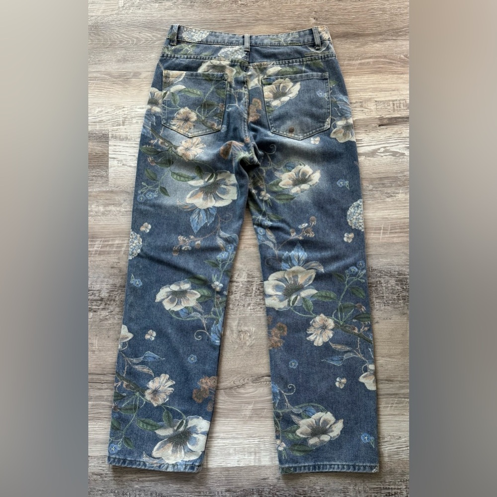 YNS Generic Sz-Xs. Women's straight-leg jeans with a floral print, loose, high- - Picture 11 of 15